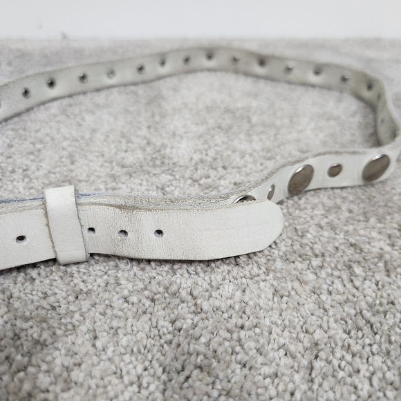 White Leather Silver Circle Studs Studded Belt Fits Large 2000s Y2K Punk Grunge - Picture 4 of 7